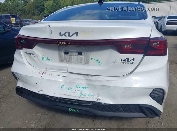 3KPF24AD4PE645247 2023 KIA FORTE Белый Вид спереди