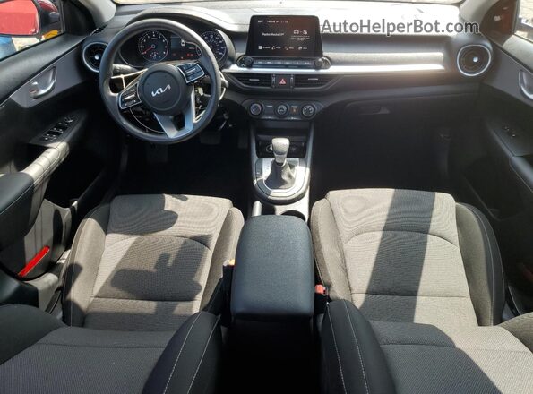 3KPF24AD5RE742010 2024 KIA FORTE Red წინა პანელის ხედი