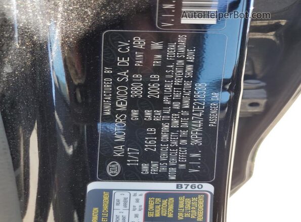 3KPFK4A74JE218538 2018 KIA FORTE Black Vista del compartimento del motor