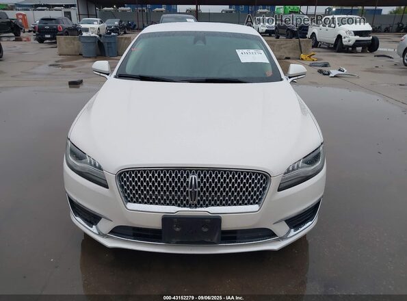3LN6L5A99LR613925 2020 LINCOLN MKZ White Widok wnętrza z tyłu