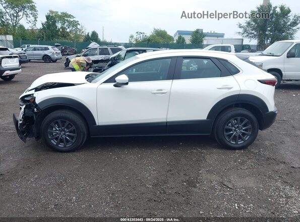 3MVDMBAMXSM757635 2025 MAZDA CX-30 White 360 interior view