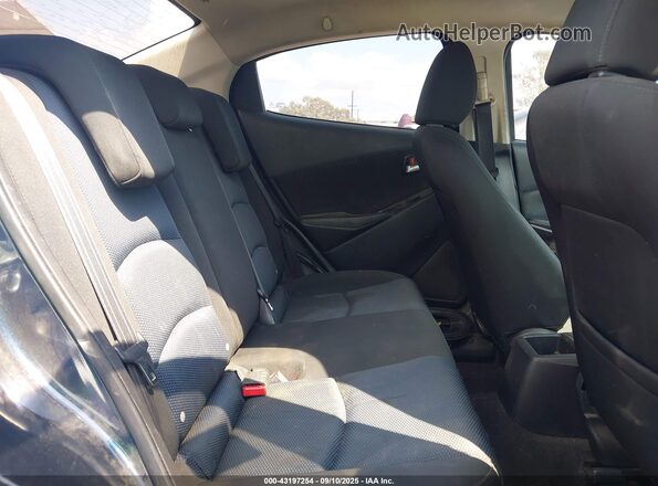3MYDLBYV0HY176988 2017 TOYOTA YARIS IA Dark Blue VIN კოდის სტიკერის ხედი