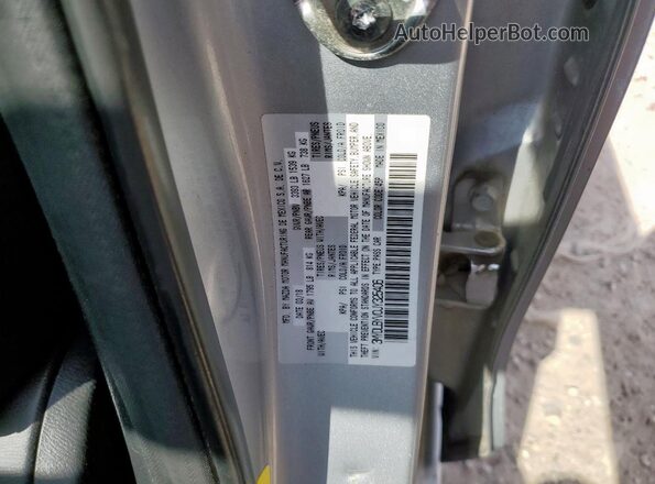 3MYDLBYV0JY325406 2018 TOYOTA YARIS Silver Widok naklejki z numerem VIN