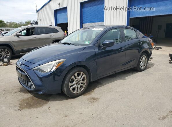 3MYDLBYV0JY327432 2018 TOYOTA YARIS Blue Front left
