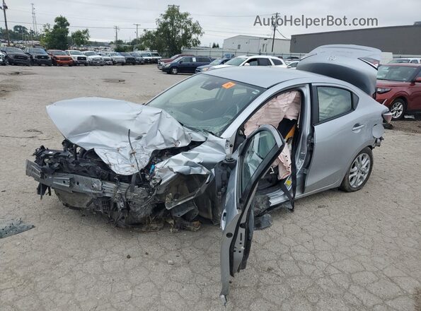 3MYDLBYV2JY312253 2018 TOYOTA YARIS Gray Передня ліва чверть