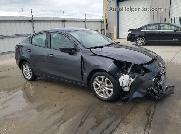 3MYDLBYV3JY306574 2018 TOYOTA YARIS Charcoal Front right