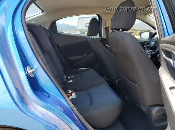 3MYDLBYV4JY324212 2018 TOYOTA YARIS Blue Вид задньої частини салону