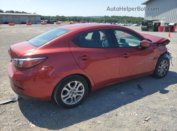 3MYDLBYV5JY330729 2018 TOYOTA YARIS Red Задня права чверть