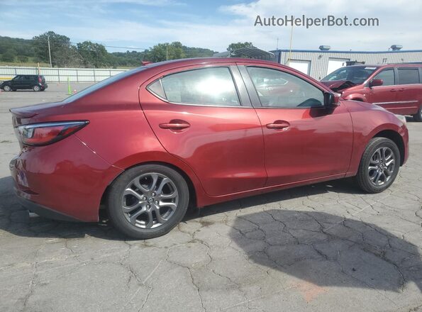 3MYDLBYV5LY702301 2020 TOYOTA YARIS Red Rear right