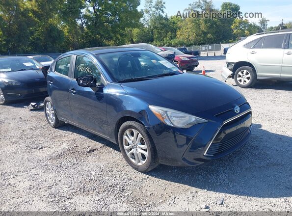 3MYDLBYV6HY163260 2017 TOYOTA YARIS IA Blue Передня права чверть