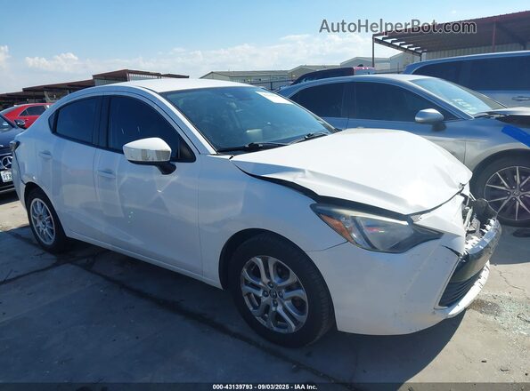 3MYDLBYV7HY161954 2017 TOYOTA YARIS IA White წინა მარჯვენა