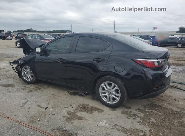 3MYDLBYV7JY307114 2018 TOYOTA YARIS Black Trasero izquierdo