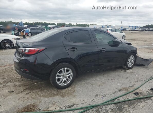 3MYDLBYV7JY307114 2018 TOYOTA YARIS Black Trasero derecho