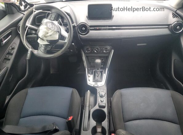 3MYDLBYV7JY307114 2018 TOYOTA YARIS Black Vista del salpicadero