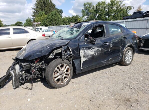3MYDLBYV7JY329436 2018 TOYOTA YARIS Black Передня ліва чверть