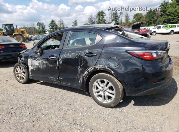 3MYDLBYV7JY329436 2018 TOYOTA YARIS Black Задня ліва чверть