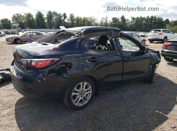 3MYDLBYV7JY329436 2018 TOYOTA YARIS Black Задня права чверть