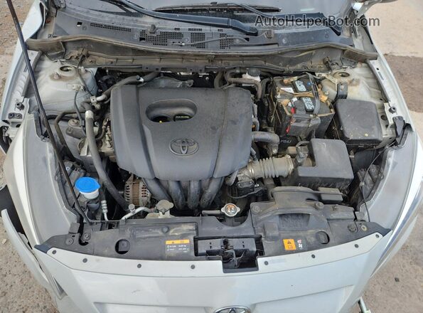 3MYDLBYV7KY514748 2019 TOYOTA YARIS Silver Vista interior trasera