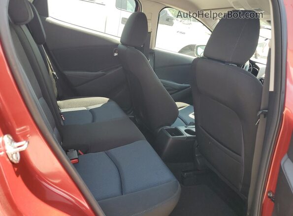 3MYDLBYV8HY174227 2017 TOYOTA YARIS Maroon Vista de los asientos traseros