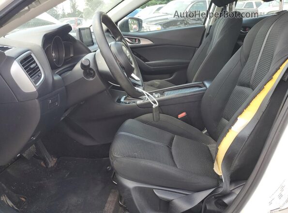 3MZBN1U70JM202713 2018 MAZDA 3 White Front interior view