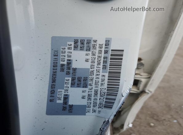 3MZBN1U70JM202713 2018 MAZDA 3 White Engine compartment view