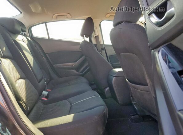 3MZBN1U76JM159768 2018 MAZDA 3 Gray Հետևի նստատեղերի տեսք