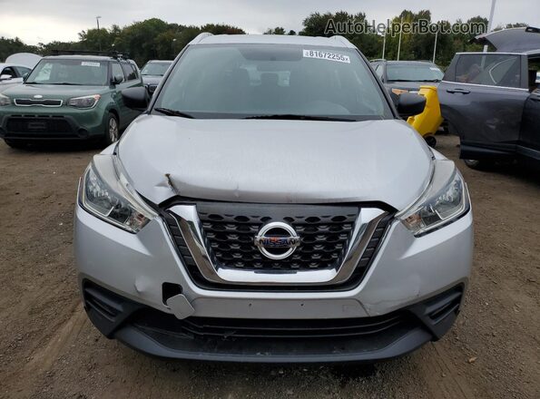 3N1CP5CU2JL543779 2018 NISSAN KICKS Silver Widok z przodu