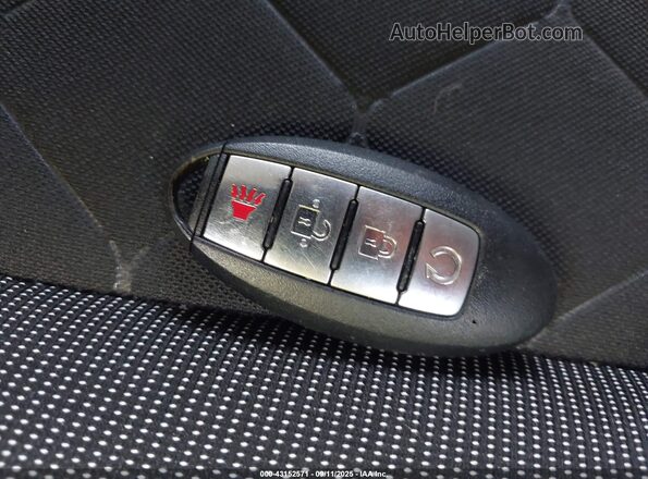 3N1CP5CU3JL530670 2018 NISSAN KICKS Gray Dashboard view