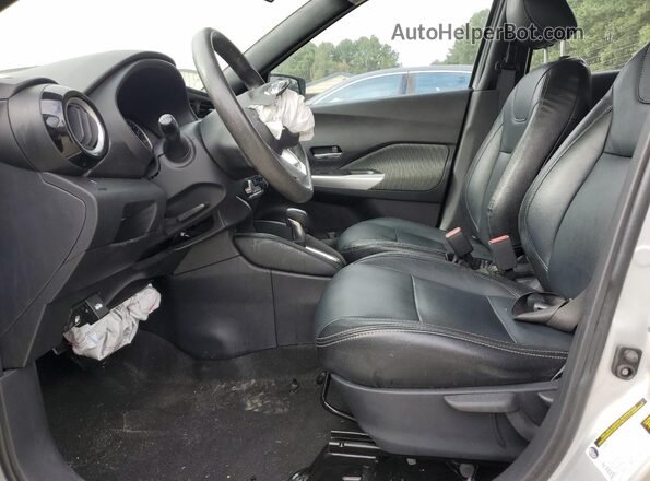 3N1CP5CU4JL534162 2018 NISSAN KICKS Серебряный Вид салона спереди