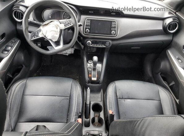 3N1CP5CU4JL534162 2018 NISSAN KICKS Серебряный Вид панели приборов