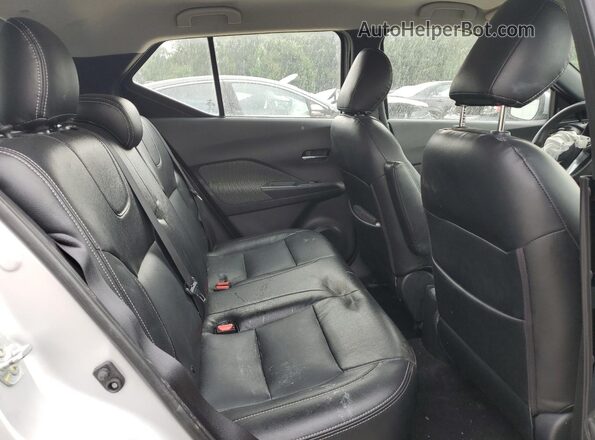 3N1CP5CU4JL534162 2018 NISSAN KICKS Серебряный Вид задних сидений
