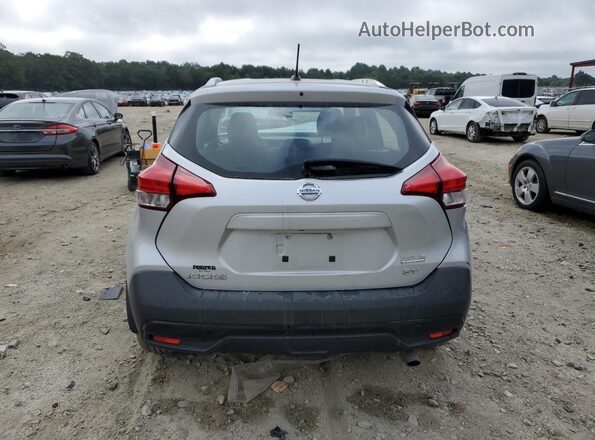 3N1CP5CU4JL534162 2018 NISSAN KICKS Серебряный Вид сзади