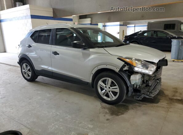 3N1CP5CU5JL544893 2018 NISSAN KICKS Silver Front right