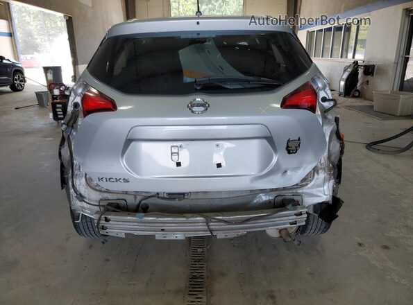 3N1CP5CU5JL544893 2018 NISSAN KICKS Silver Rear view