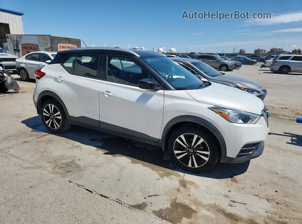 3N1CP5CU7JL514374 2018 NISSAN KICKS Белый Передняя правая четверть