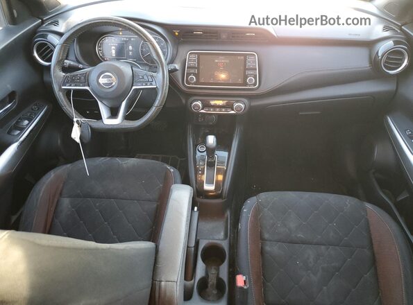 3N1CP5CU7JL546029 2018 NISSAN KICKS Gray წინა პანელის ხედი