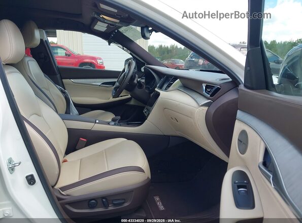 3PCAJ5DA9MF104530 2021 INFINITI QX50 White Front interior view