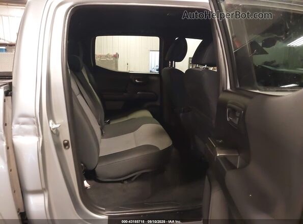 3TMCZ5AN8MM440562 2021 TOYOTA TACOMA Silver Widok naklejki z numerem VIN