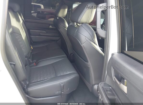 3TMLB5JN7SM129691 2025 TOYOTA TACOMA White Vista de la etiqueta del VIN