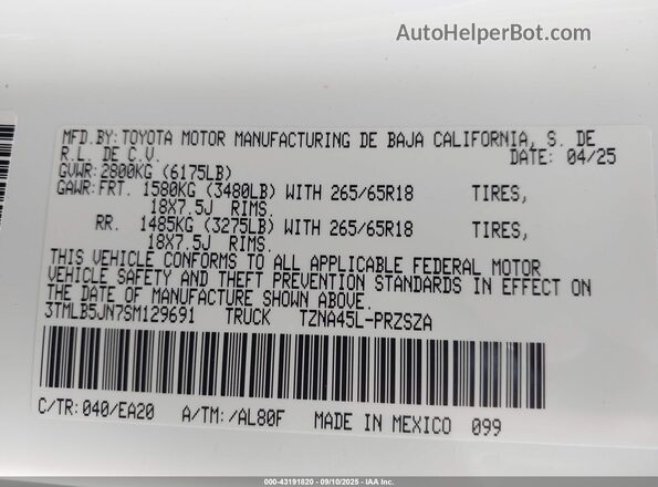 3TMLB5JN7SM129691 2025 TOYOTA TACOMA White Vista del compartimento del motor
