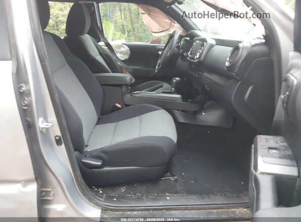 3TYCZ5AN8MT040568 2021 TOYOTA TACOMA Silver Widok wnętrza z przodu