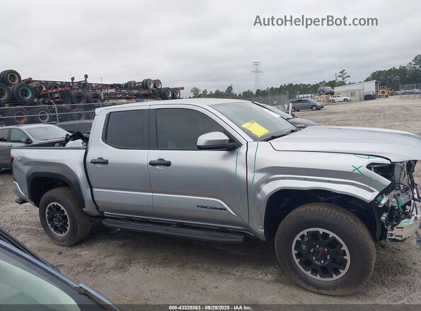 3TYLB5JN2ST081490 2025 TOYOTA TACOMA Gray 360 interior view