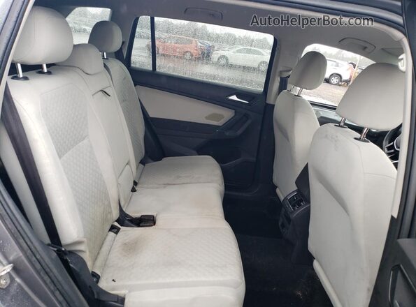 3VV0B7AX2JM017073 2018 VOLKSWAGEN TIGUAN Charcoal უკანა სალონის ხედი