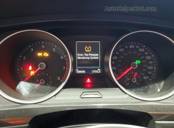 3VV0B7AX7JM089547 2018 VOLKSWAGEN TIGUAN Orange Вид щитка приладів