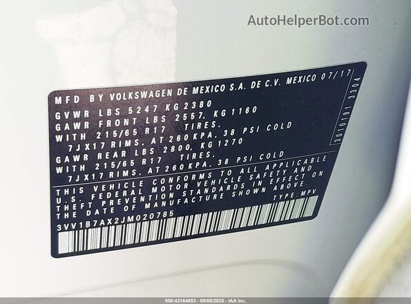 3VV1B7AX2JM020785 2018 VOLKSWAGEN TIGUAN White Вид підкапотного простору