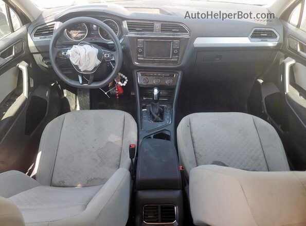 3VV1B7AX2JM058100 2018 VOLKSWAGEN TIGUAN Синий Вид панели приборов