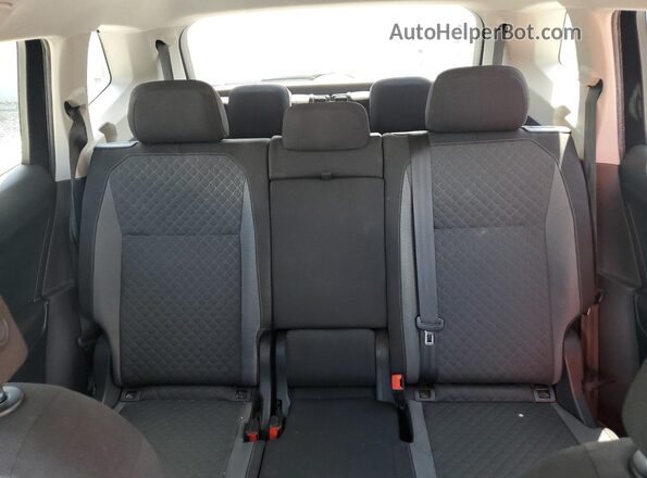 3VV1B7AX9JM015504 2018 VOLKSWAGEN TIGUAN Black Вид задніх сидінь