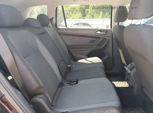 3VV1B7AX9JM015504 2018 VOLKSWAGEN TIGUAN Black Вид задньої частини салону