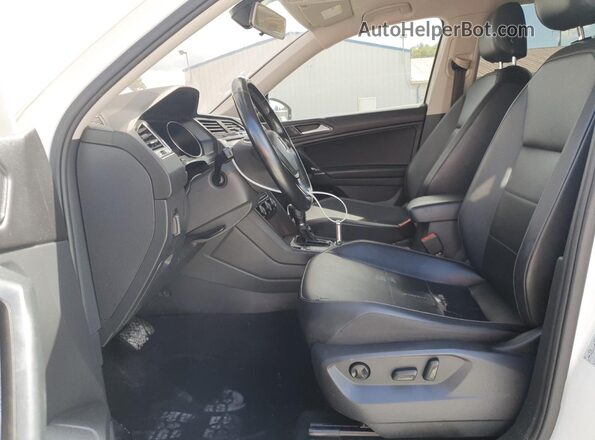 3VV2B7AX3JM095533 2018 VOLKSWAGEN TIGUAN White წინა სალონის ხედი