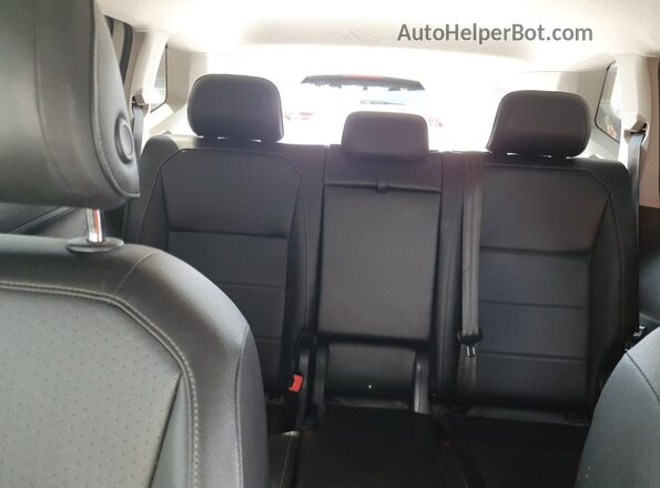 3VV2B7AX3JM095533 2018 VOLKSWAGEN TIGUAN White უკანა სავარძლების ხედი